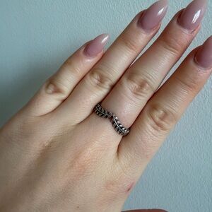 Delicate Sterling Leaf-Pattern Wrap Ring in Silver